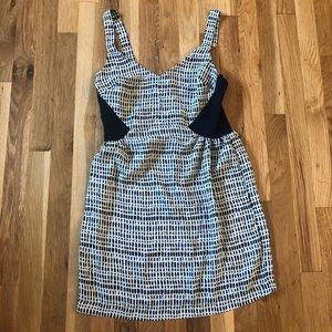 🎀 Beautiful Lace Back Dress 🎀